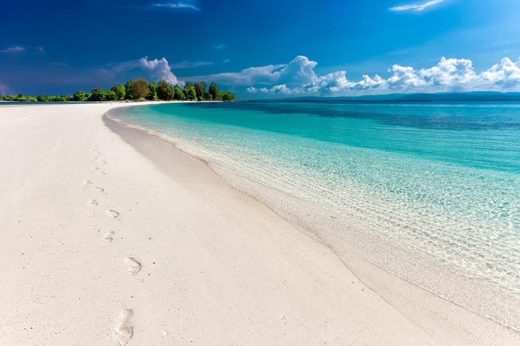 beach, sea, footprints, sand, sandy beach, seashore, shore, coast, coastline, shoreline, tropical island, landscape, tropical, nature, white sand beach, travel, indonesia